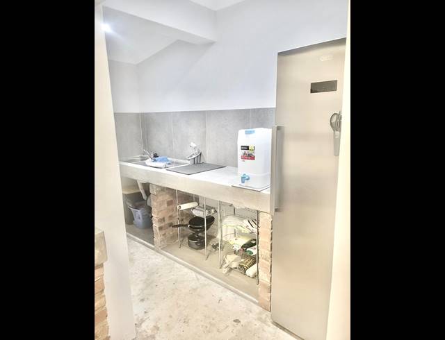 3 BEDROOM APARTMENT FOR SALE IN IVY BEACH